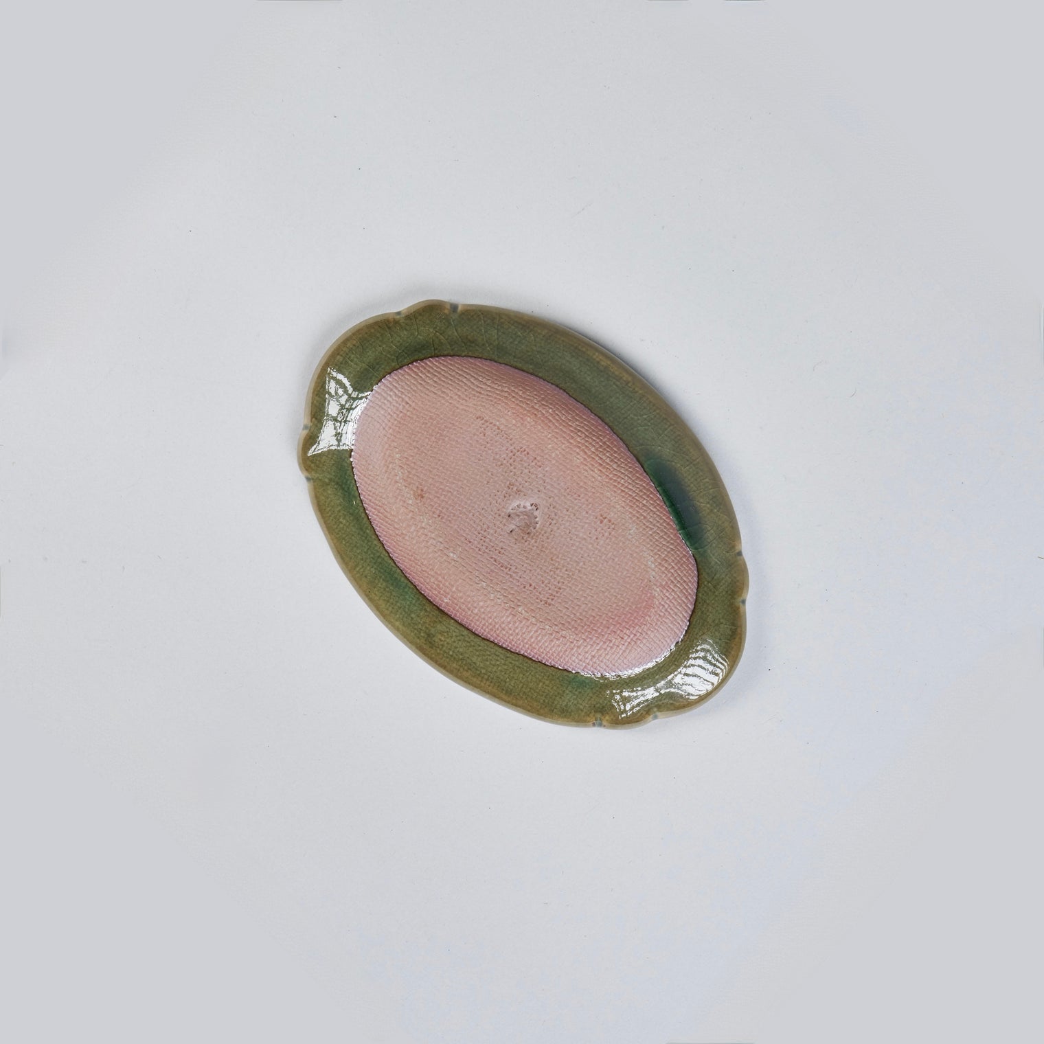 Suiyo Embossed Oval SS Turtle Celadon, 148 x 110 x H18mm