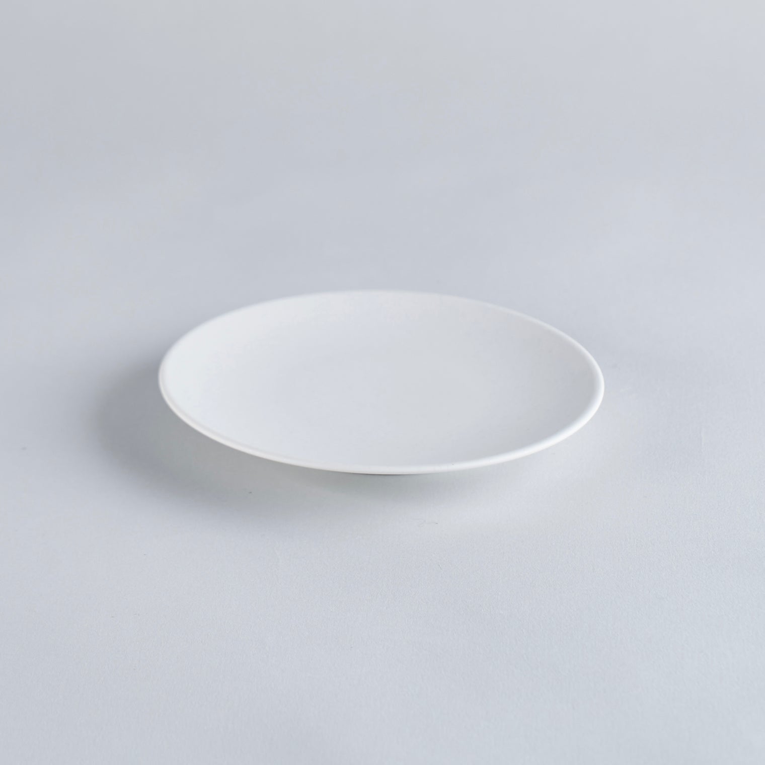 Mist White Flat Plate, 16cm x H2cm, Design by Moriyama