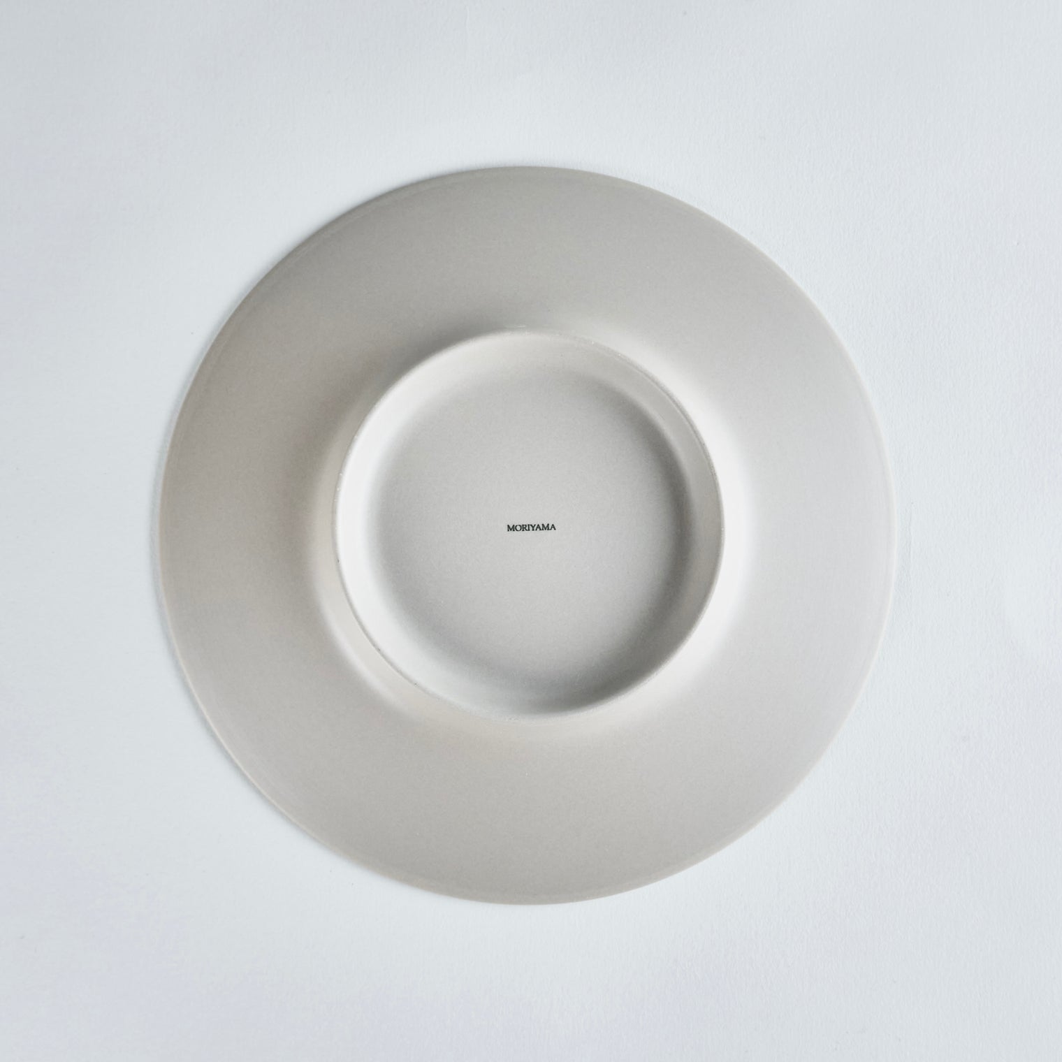 Blend Gray Flat Plate, 24cm x H2.5cm, Design by Moriyama
