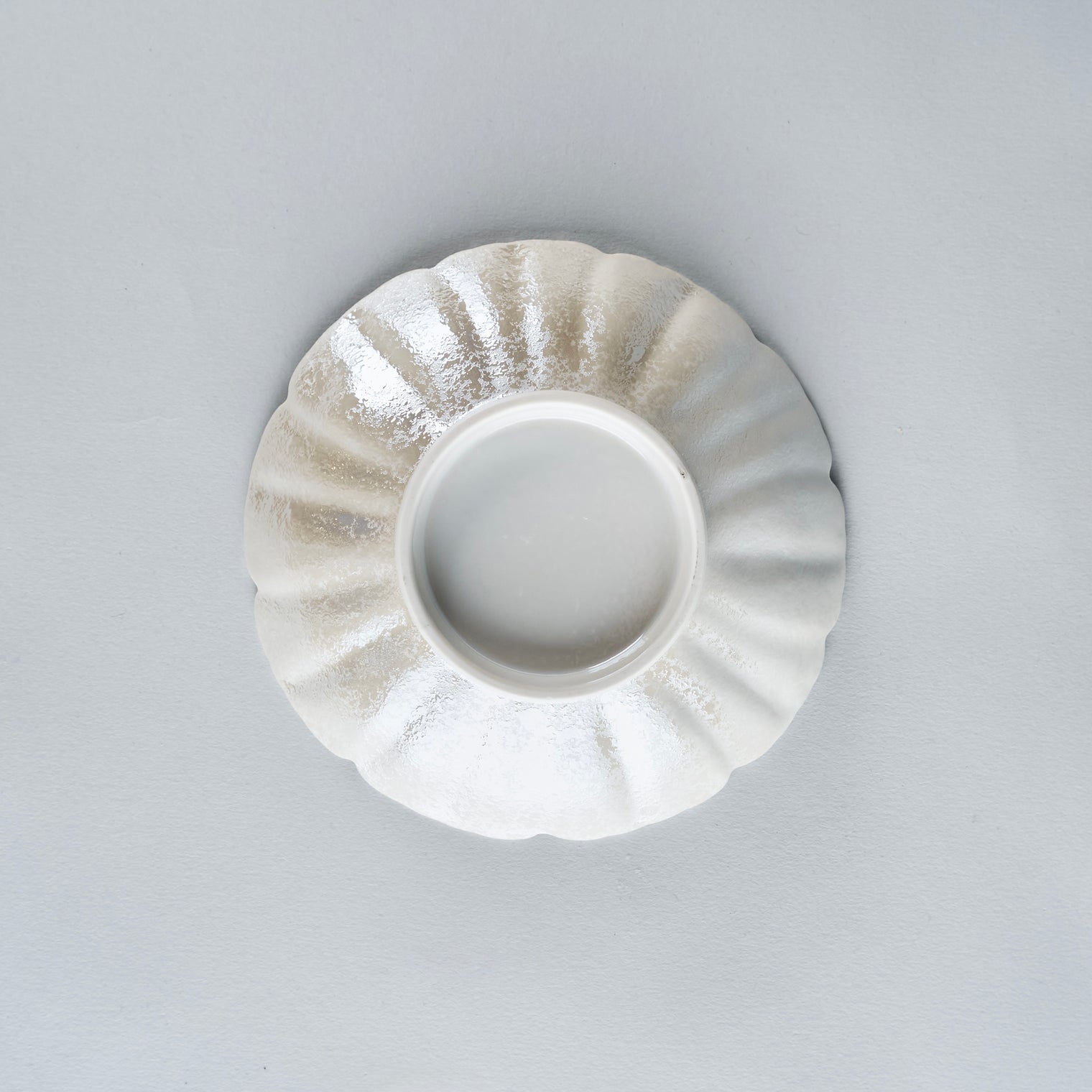 Pearl Kiku Flower Bowl, 16.5cm x H4cm