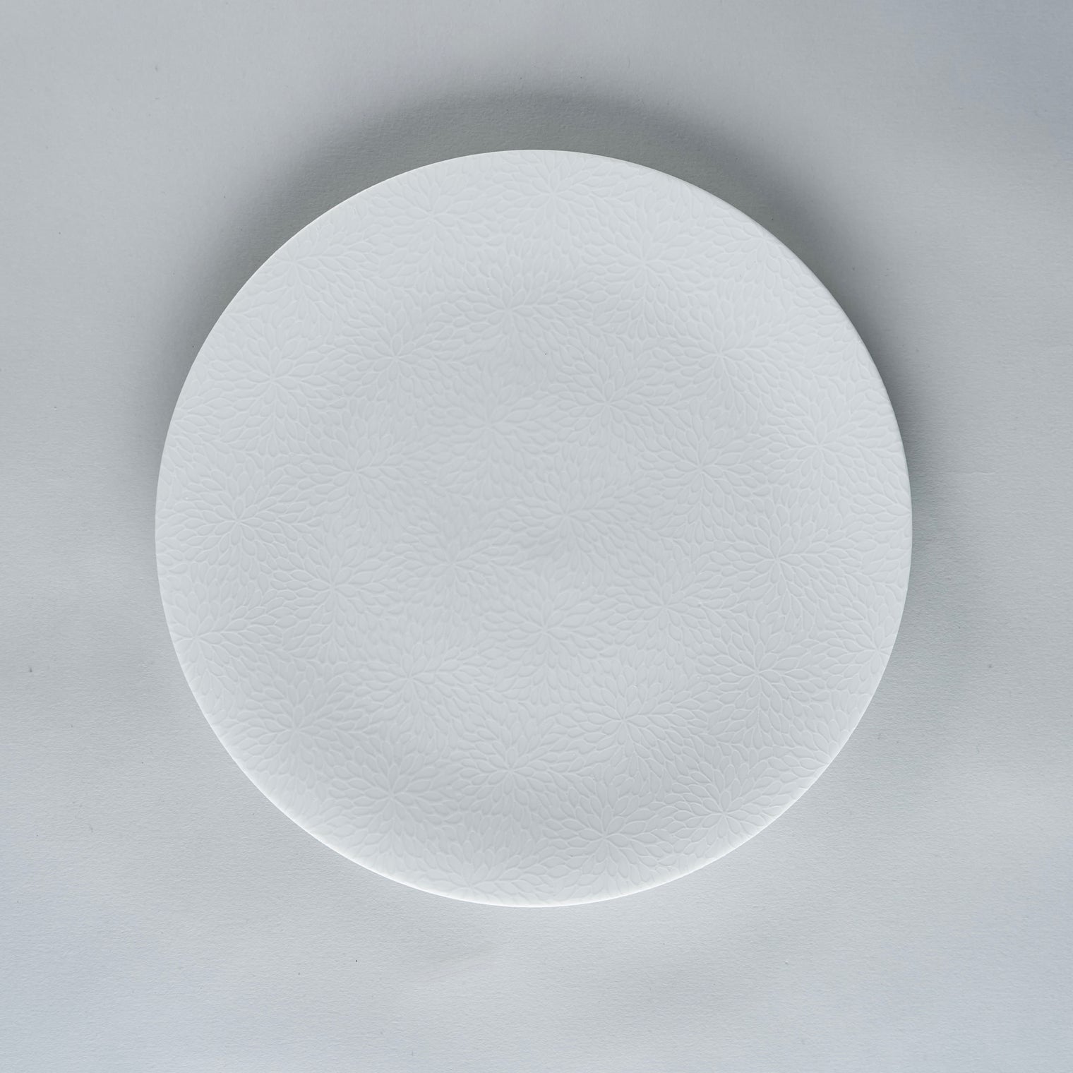 Surface Mujina Kiku Plate, 27cm