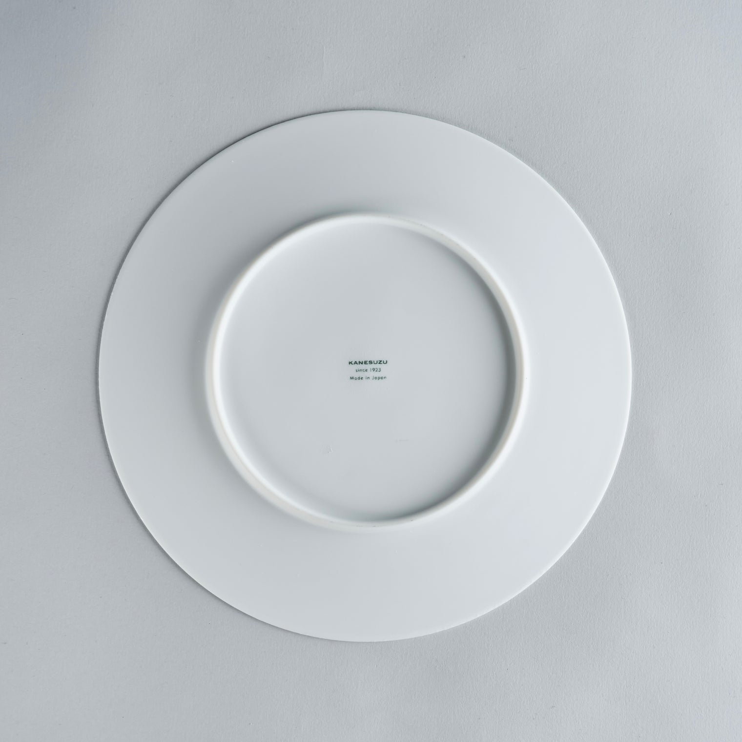 Surface Mujina Kiku Plate, 27cm