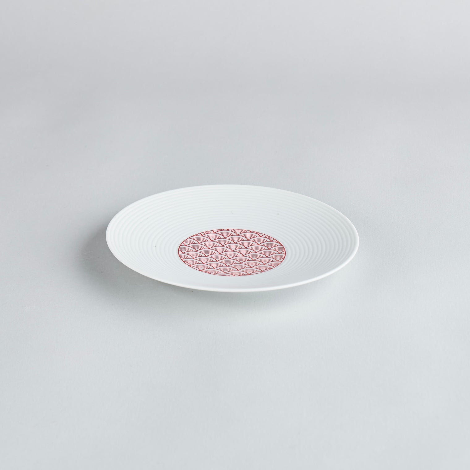Eiho Porcelain, Seigaiha, Red Plate, 15cm