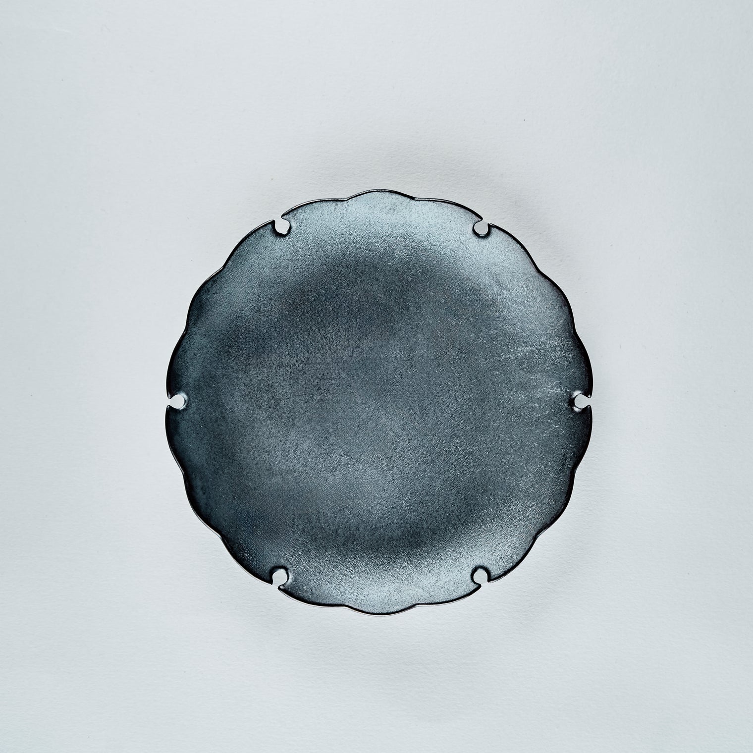 Seizan Gama Yukiwa Plate, Nero, 16cm x H2cm