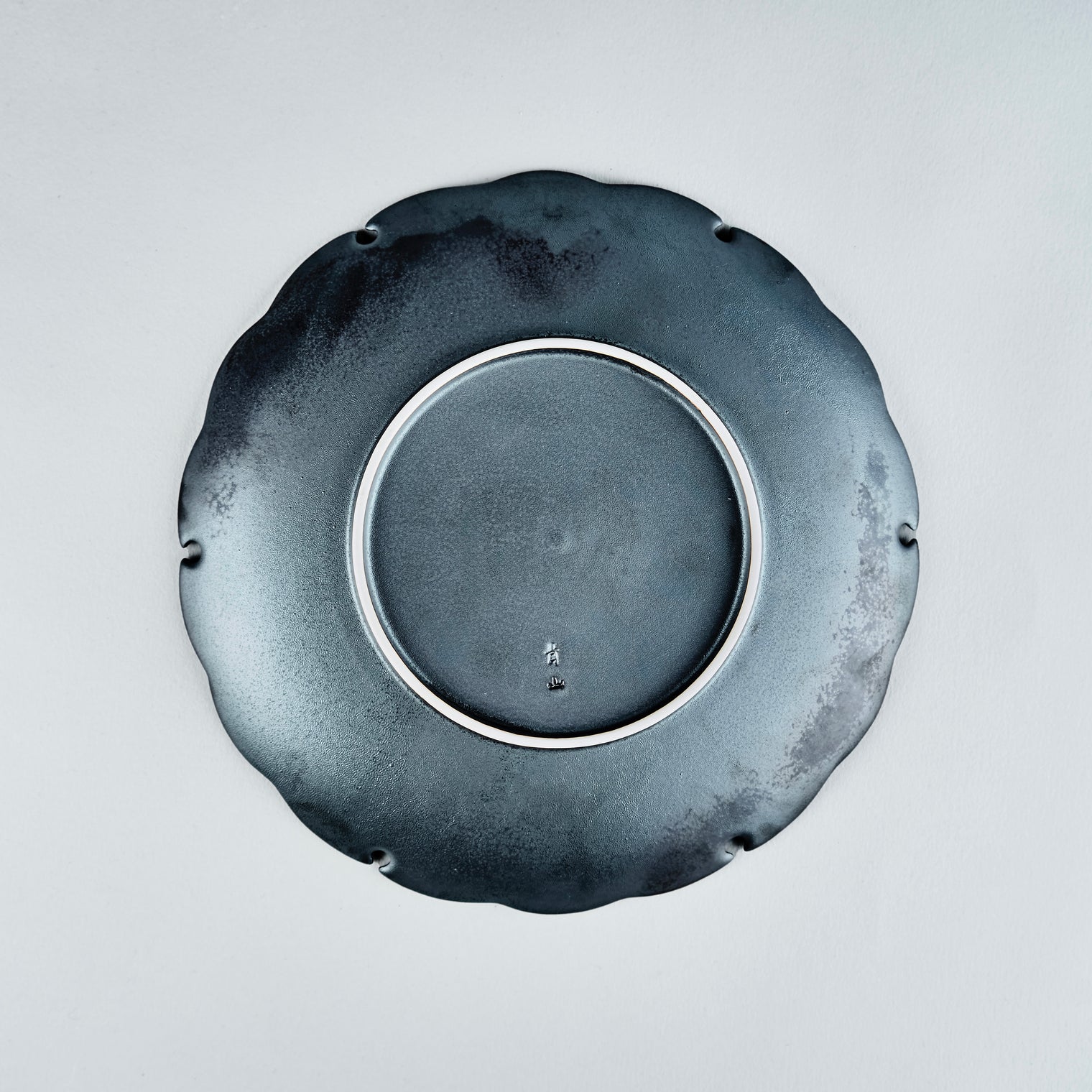 Seizan Gama Yukiwa Plate, Nero, 21cm x H2.5cm