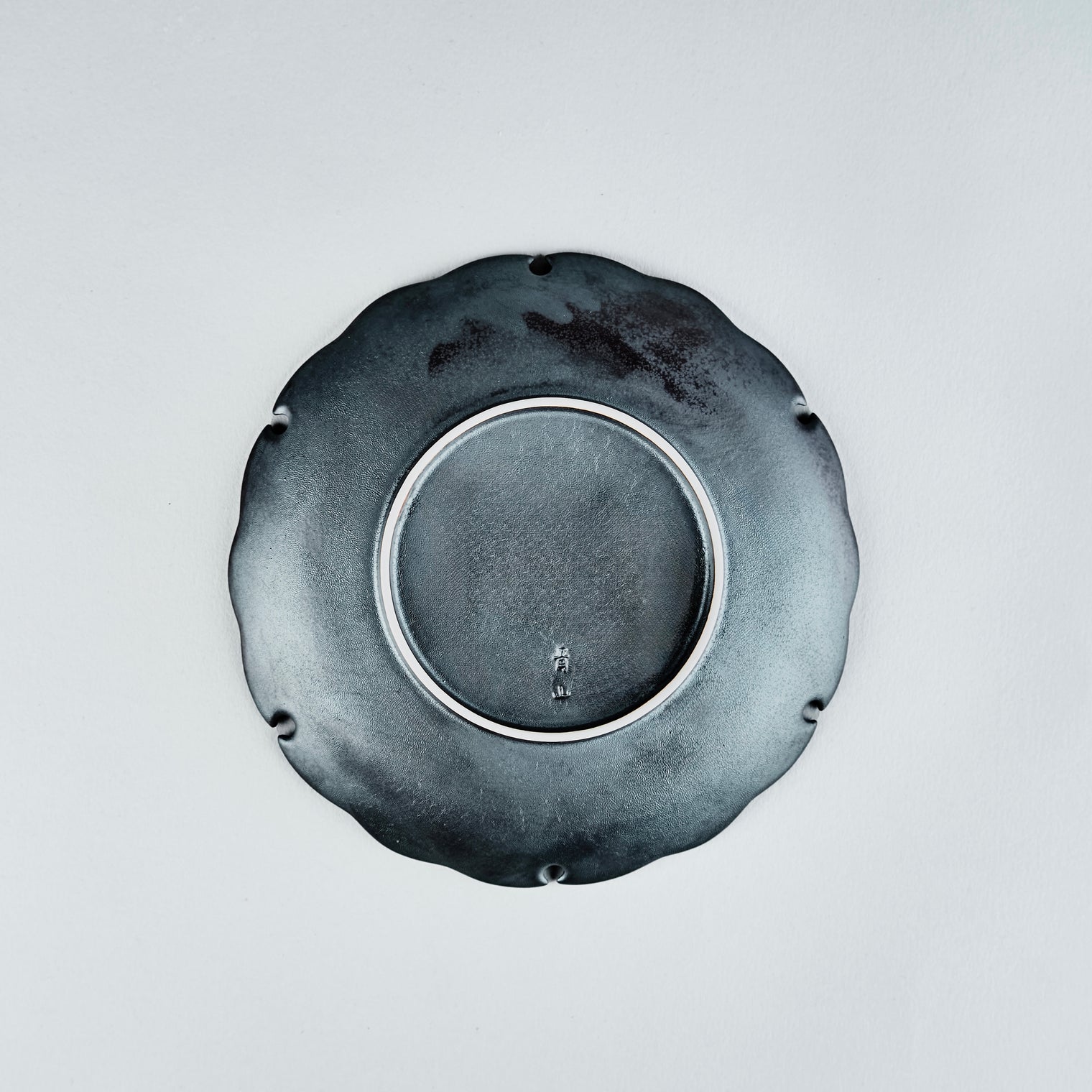 Seizan Gama Yukiwa Plate, Nero, 16cm x H2cm