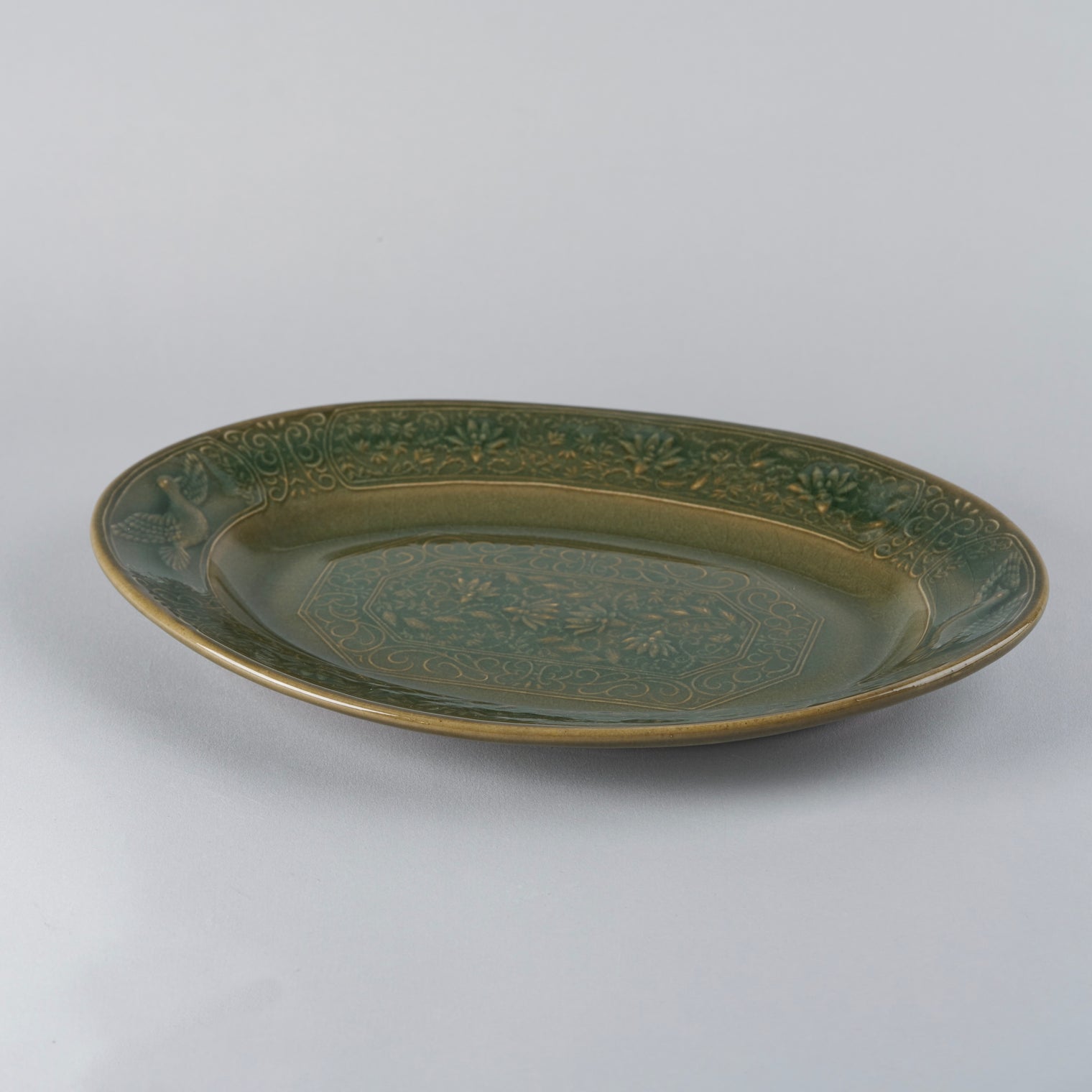 Suiyo Carved Oval L Celadon, 310 x 225 x H32mm