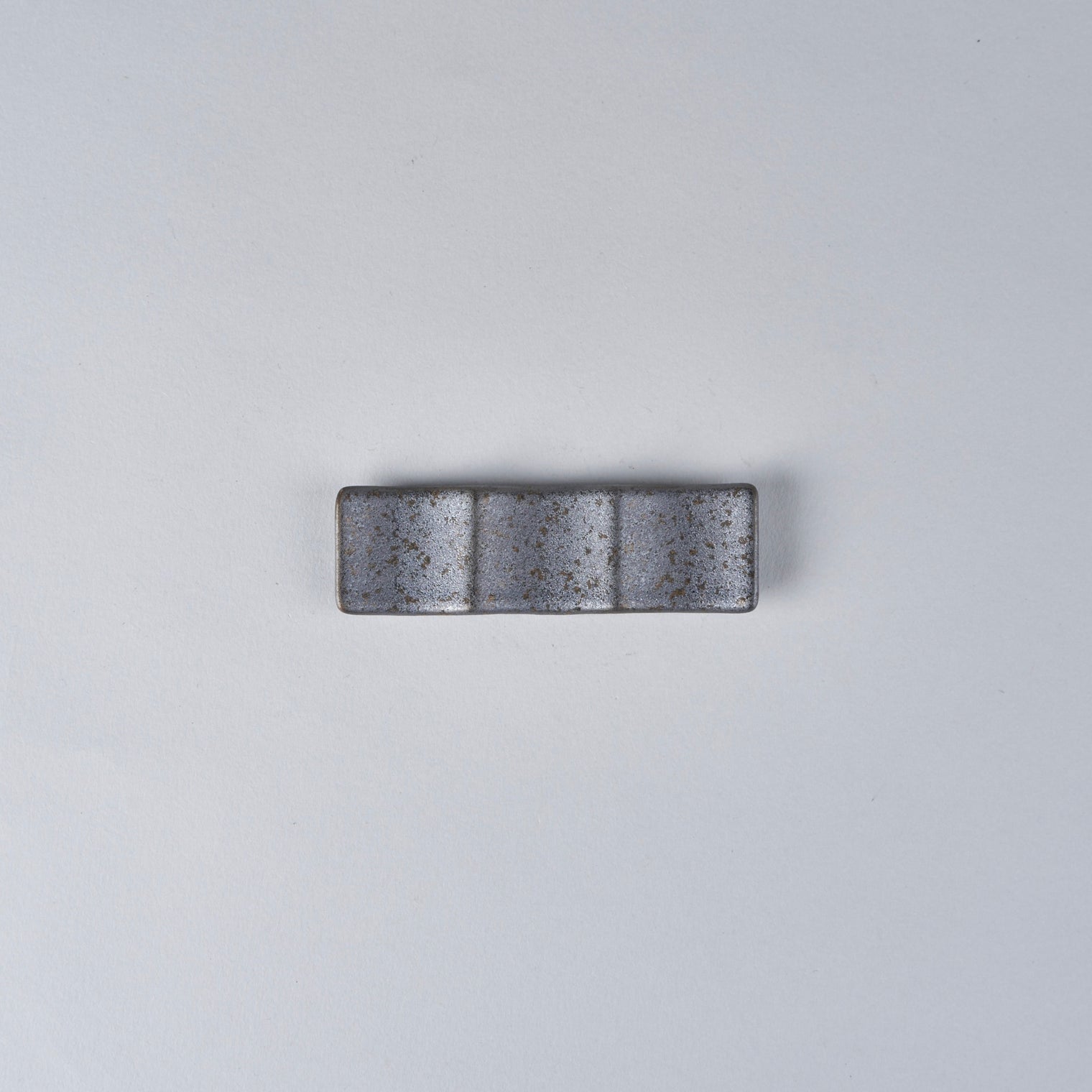 Miroku Triple Rest, 11cm x H1.5cm