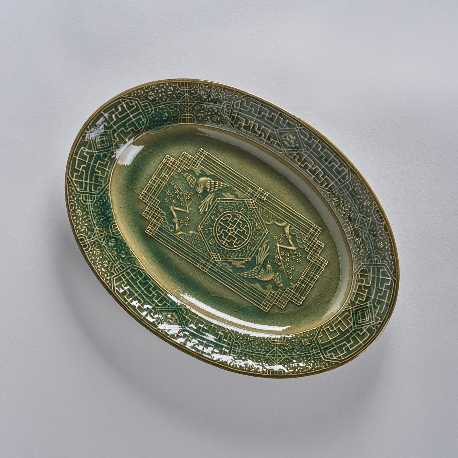 Suiyo Engraved Chinoiserie Oval M Celadon, 270 x 190 x H30mm
