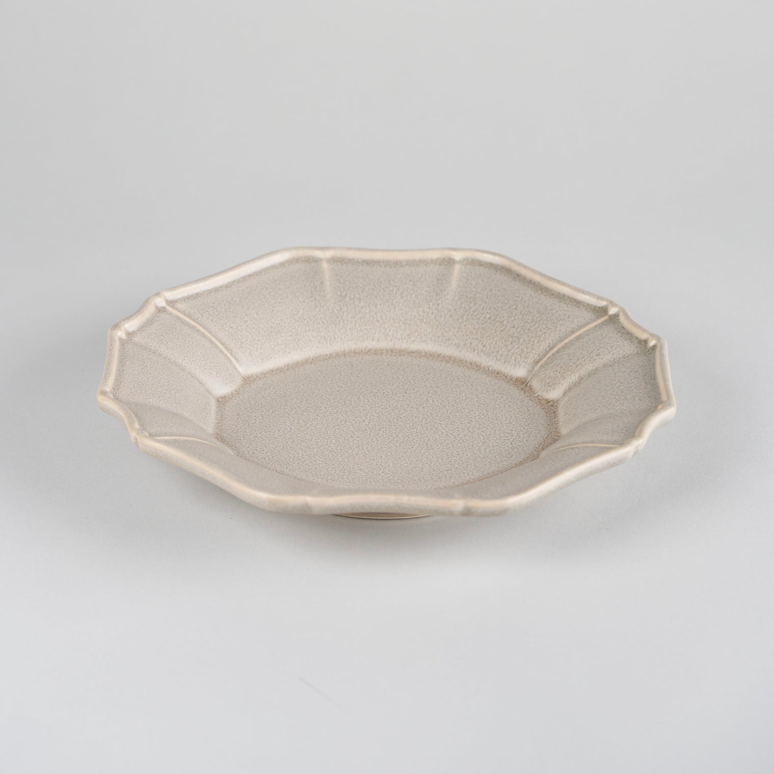 Fleur Gray Matte Warp Plate 22×20.1×3.7cm