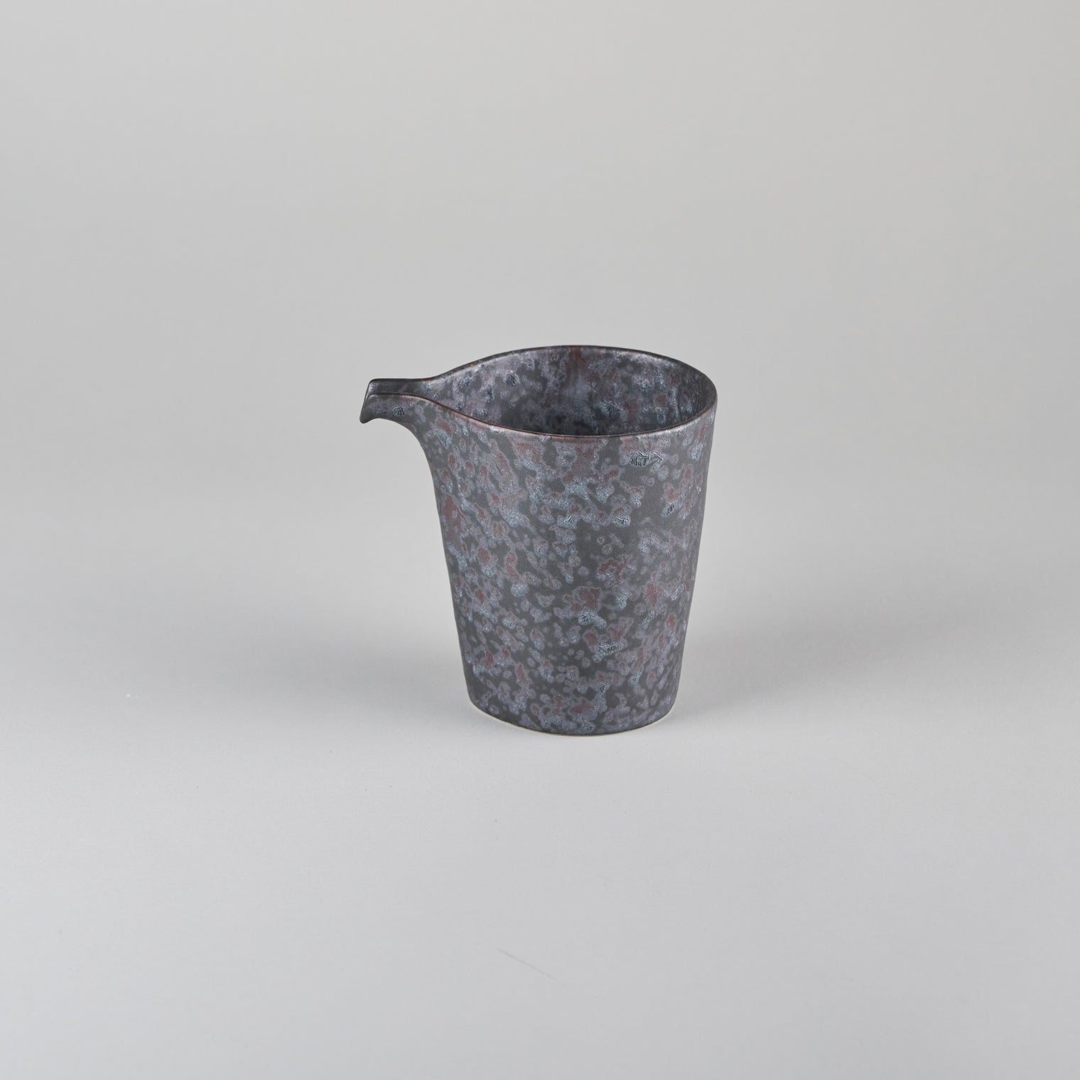 Kanezen Gama Katakuchi Black Rust Squeezer, 7.7cm x 9.8cm, 225cc