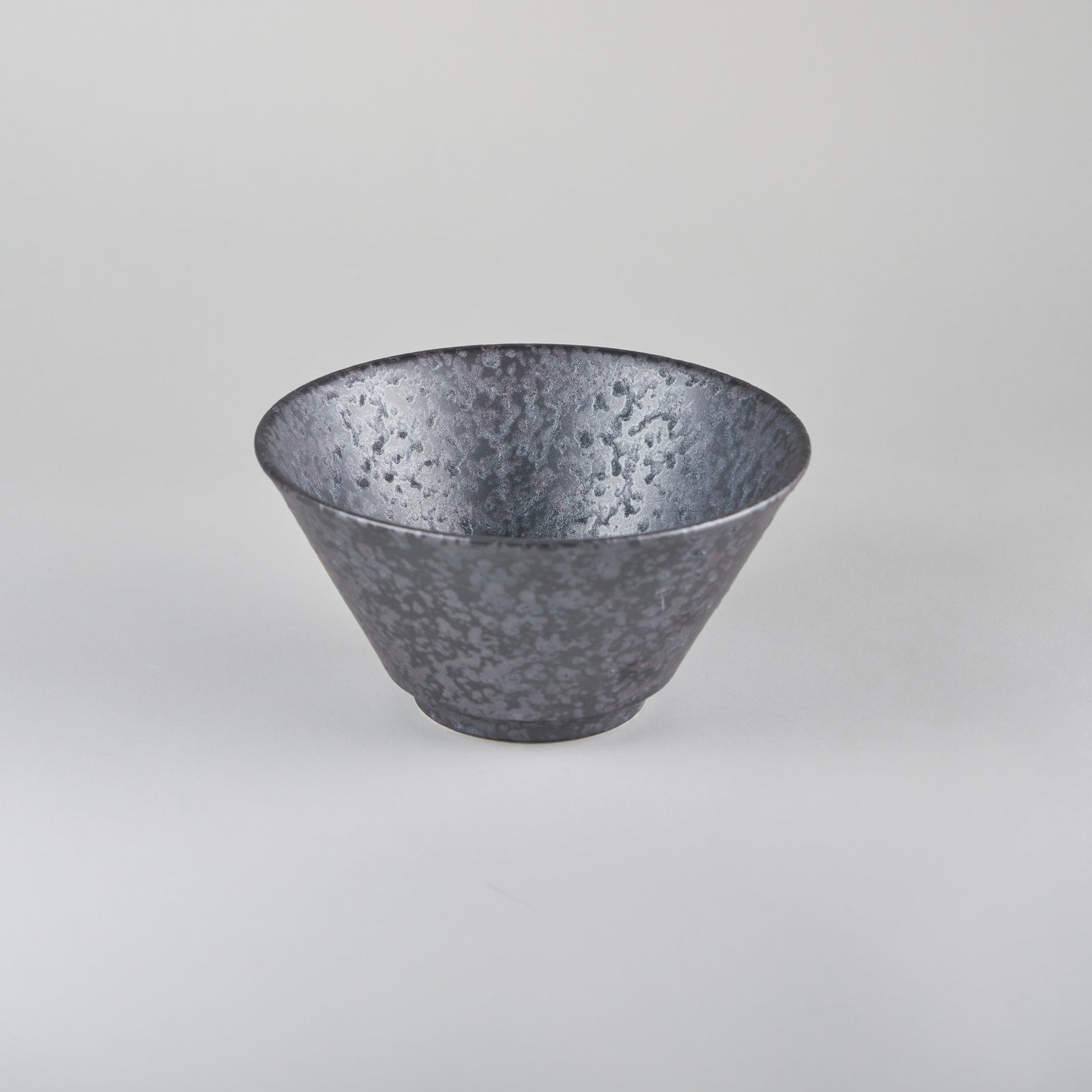 Kanezen Gama reverse bowl, black rust squeeze, 18 cm x H9cm