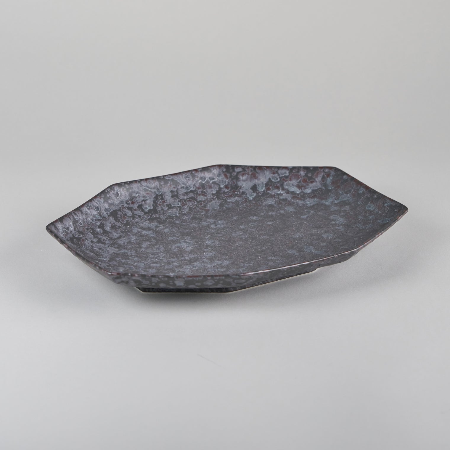 Kanezen Gama Long octagonal plate, black rust pattern, W25cm x D18.4cm x H2.7cm