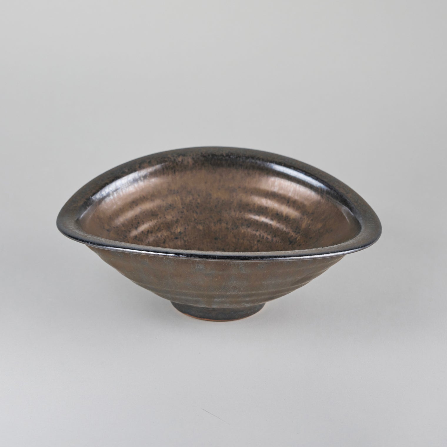 Kari-L Kurogane (Black-Gold), 235 x D205 x H80mm