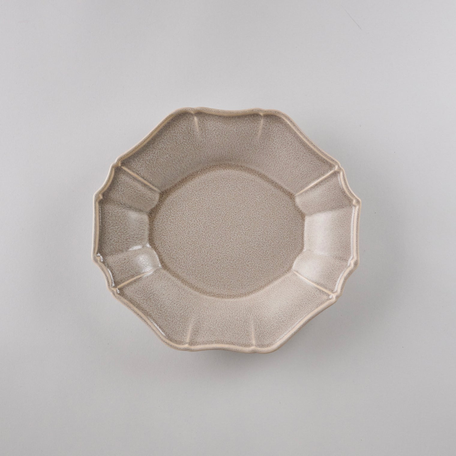 Fleur Gray Matte Warp Plate 22×20.1×3.7cm