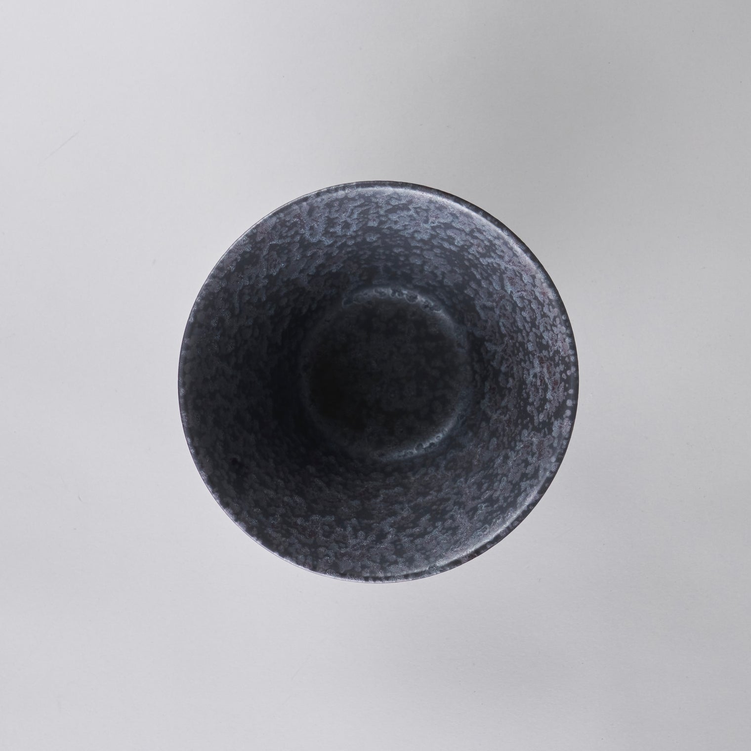 Kanezen Gama reverse bowl, black rust squeeze, 18 cm x H9cm