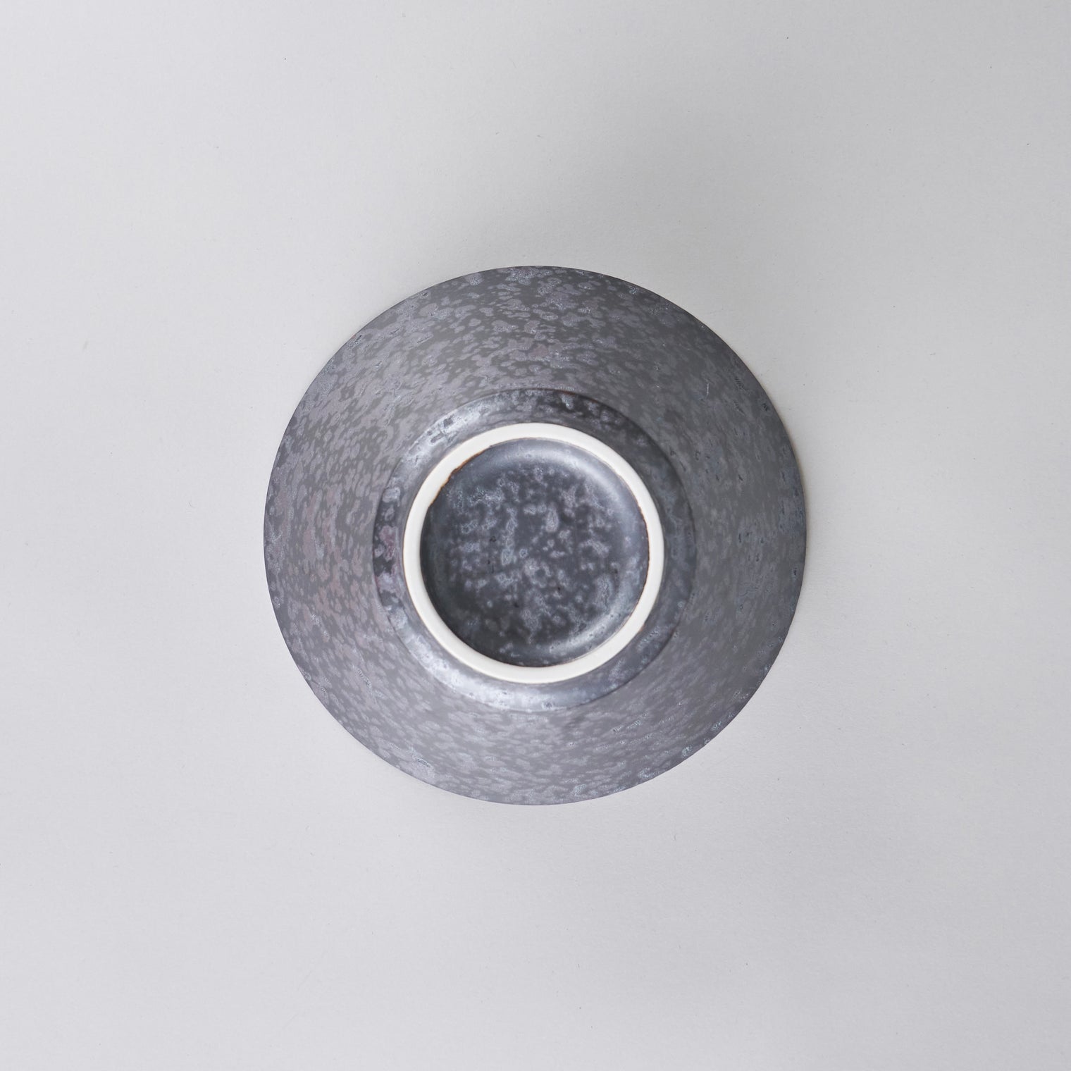 Kanezen Gama reverse bowl, black rust squeeze, 18 cm x H9cm