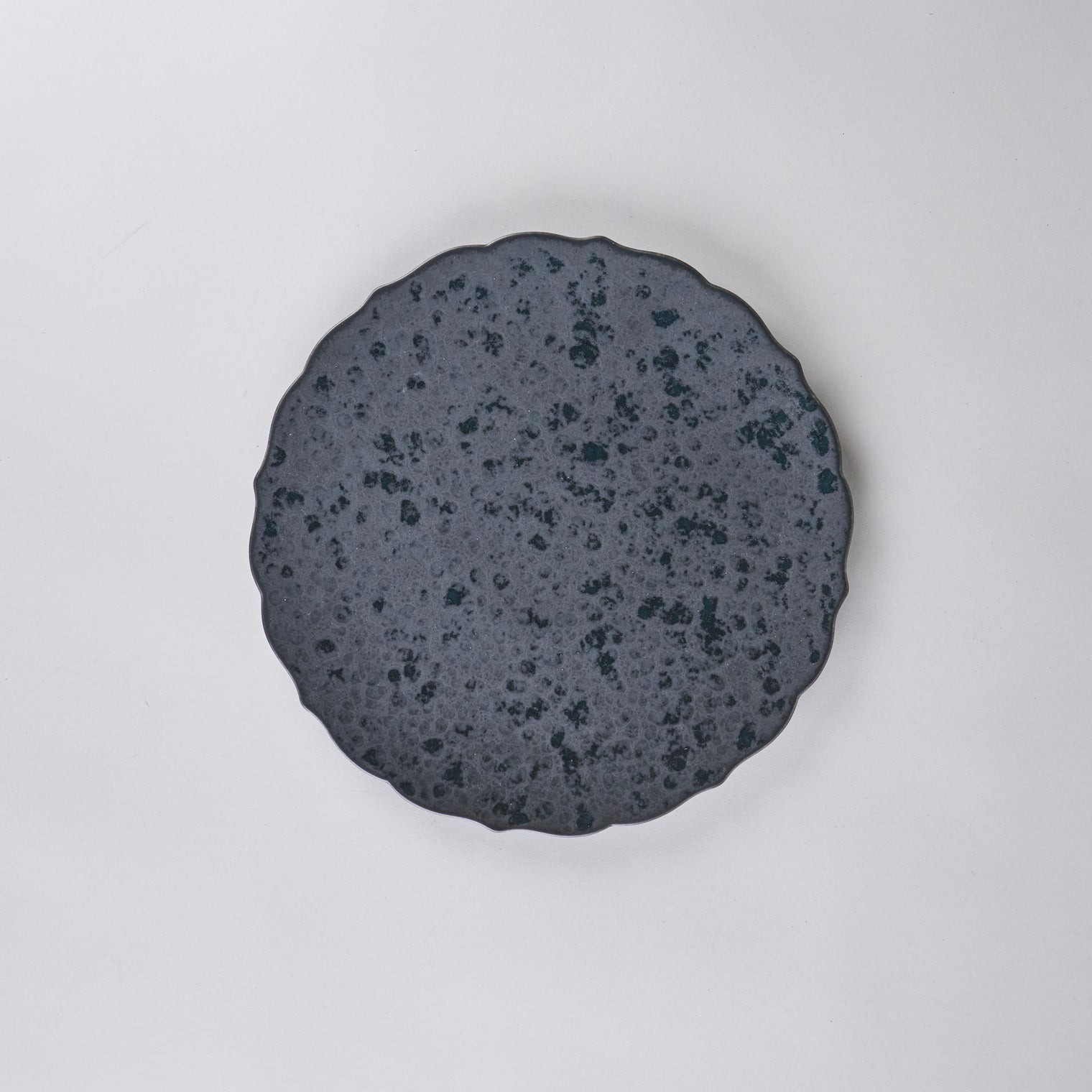 Kanezen Gama Bellflower Plate Black Ceramic, 23cm x H1.3 cm