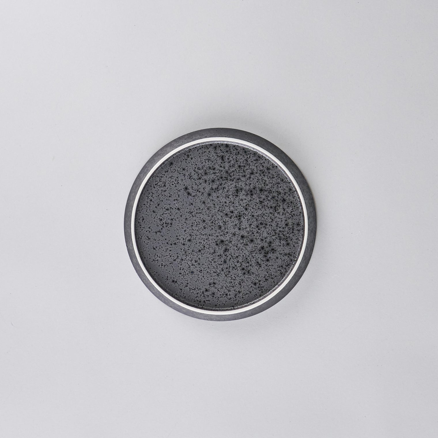 Roots Small Plate Black