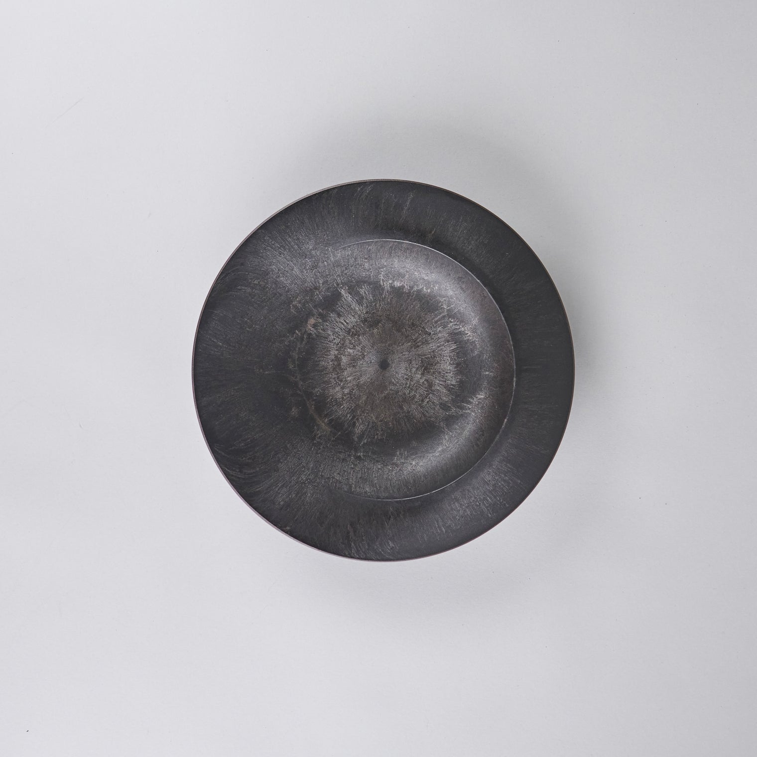 ARAS Deep Plate M Black Cedar Bark, 21cm