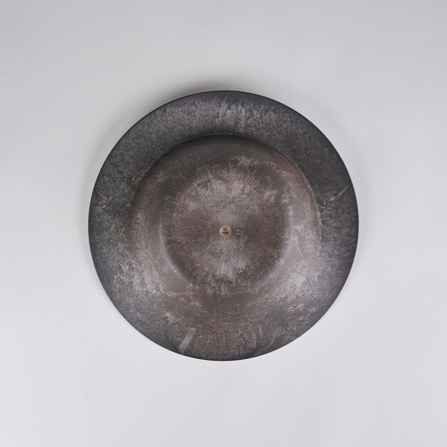 ARAS Deep Plate L Black Cedar Bark, 26cm
