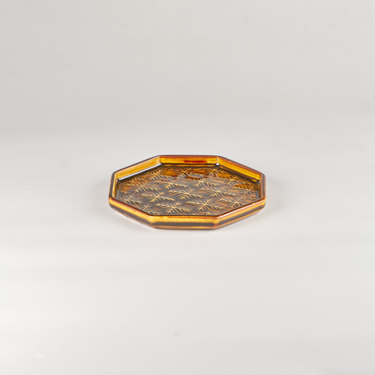 Jang Hun Seong Octagon Pattern Plate in Candy Brown, 15.5 x 15.5 x 1.7cm