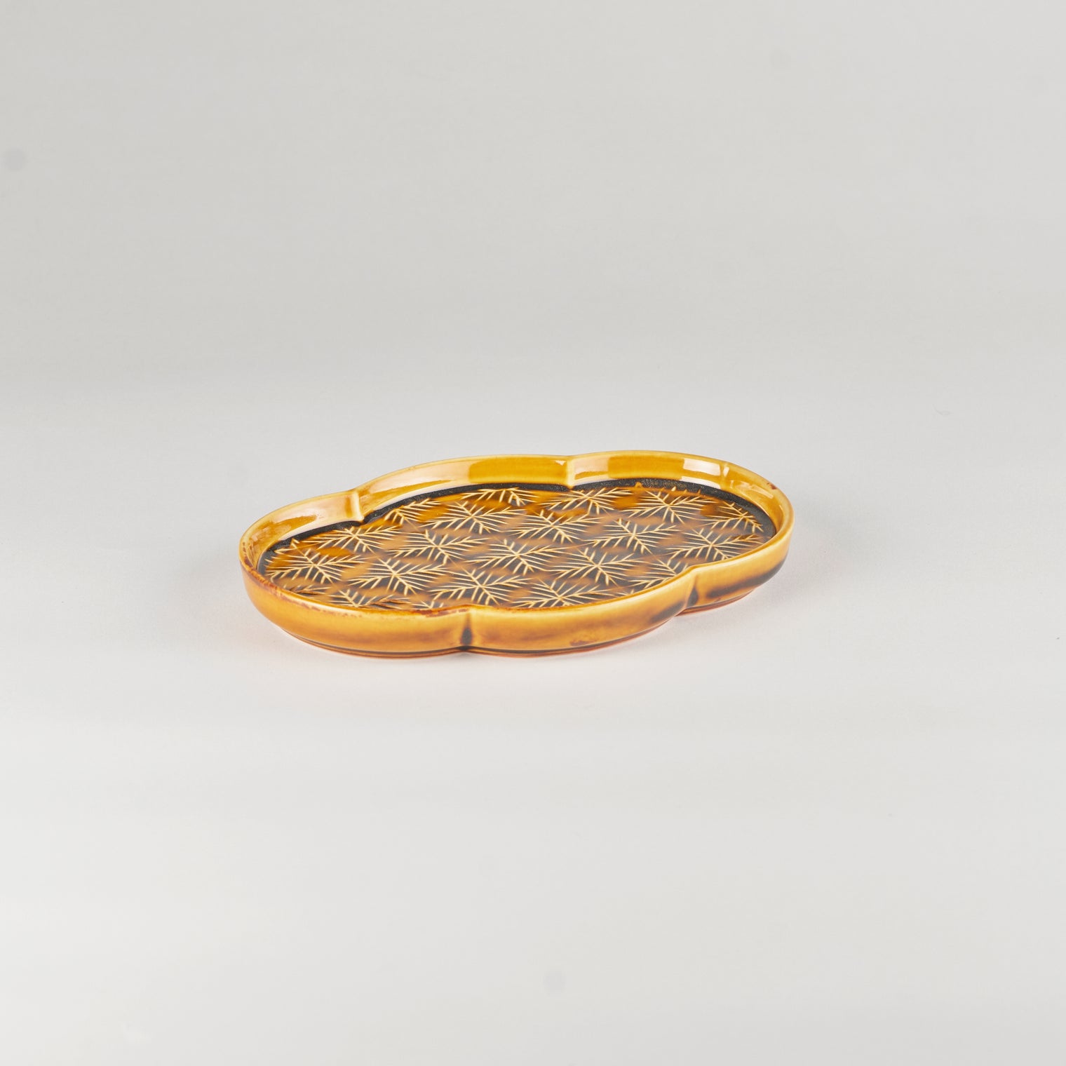 Jang Hun Seong Cloud Pattern Plate in Candy Brown, 19.3 x 13 x 2.2cm