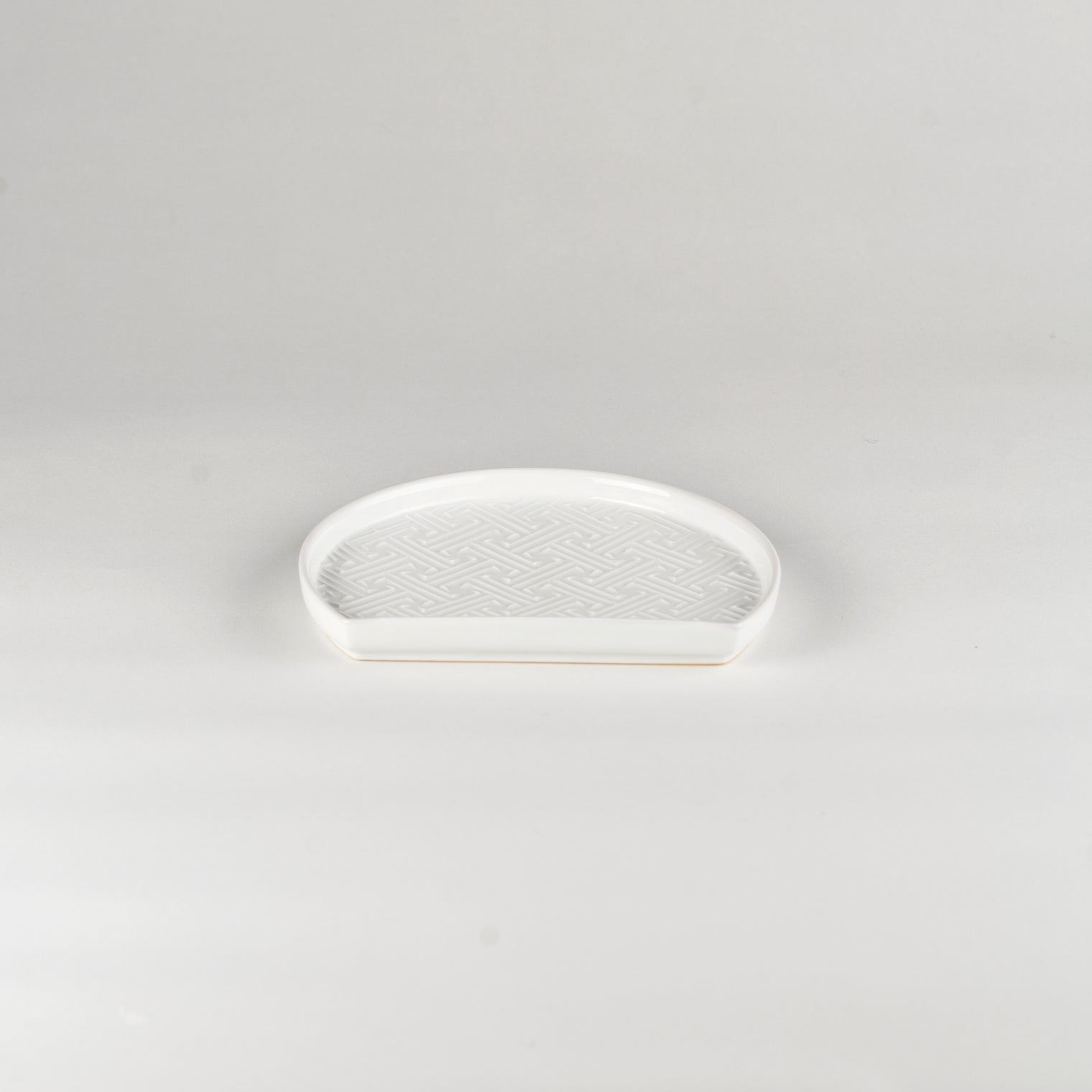Jang Hun Seong Half-Moon Pattern Plate in White, 18 x 14.8 x 1.5cm