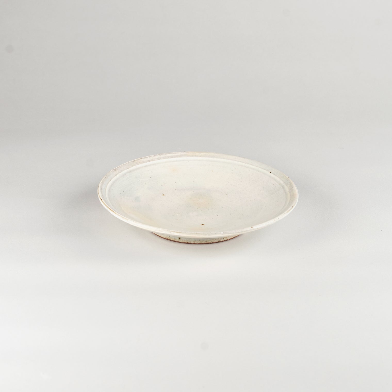 Jang Hun Seong Small Round Plate, 18.5 x 3cm