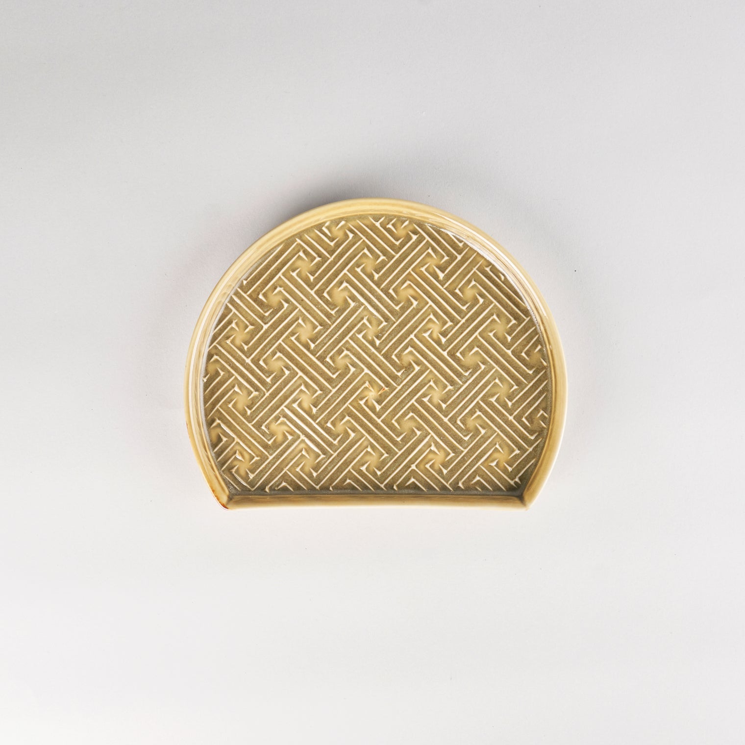 Jang Hun Seong Half-Moon Pattern Plate in Green, 18 x 14.8 x 1.5cm
