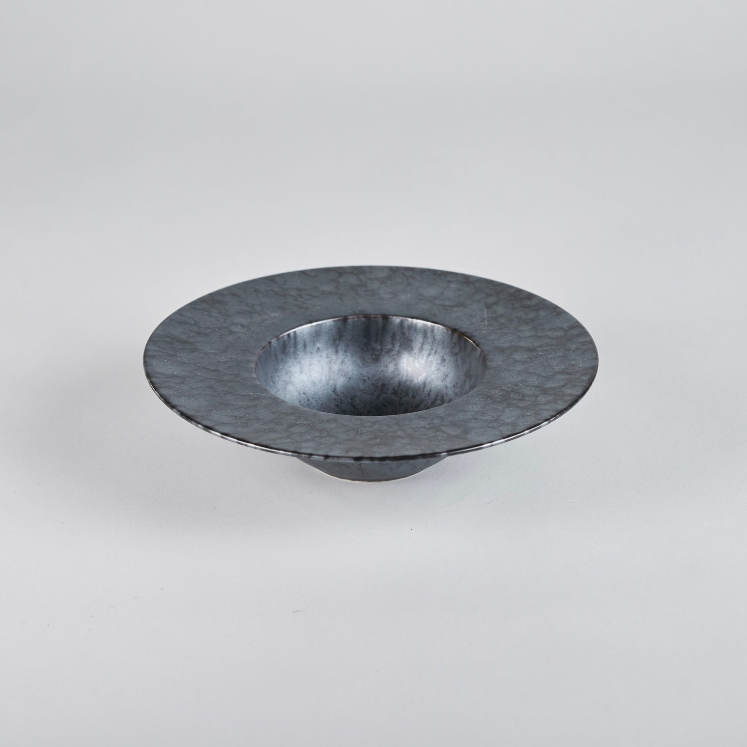 Kanezen Gama wide rim deep plate, 17.9cm x H4.3cm