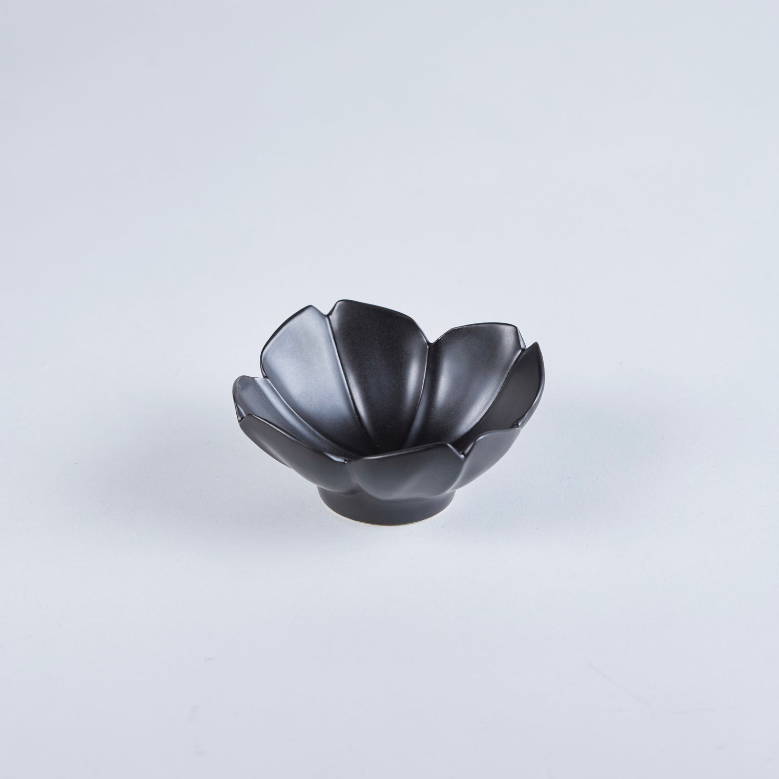 Usukiyaki, RYOUKA Four Petals Kobachi Small Bowl, Black, D11cm x H5cm
