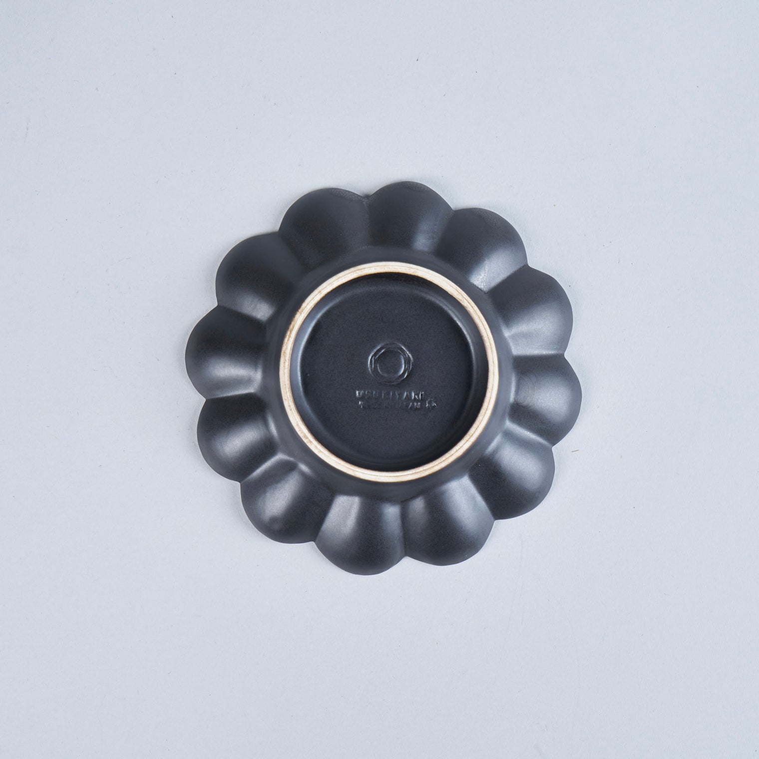 Usukiyaki, RINKA Twelve Petals Sauce Plate, Black, D11.5cm x H2cm