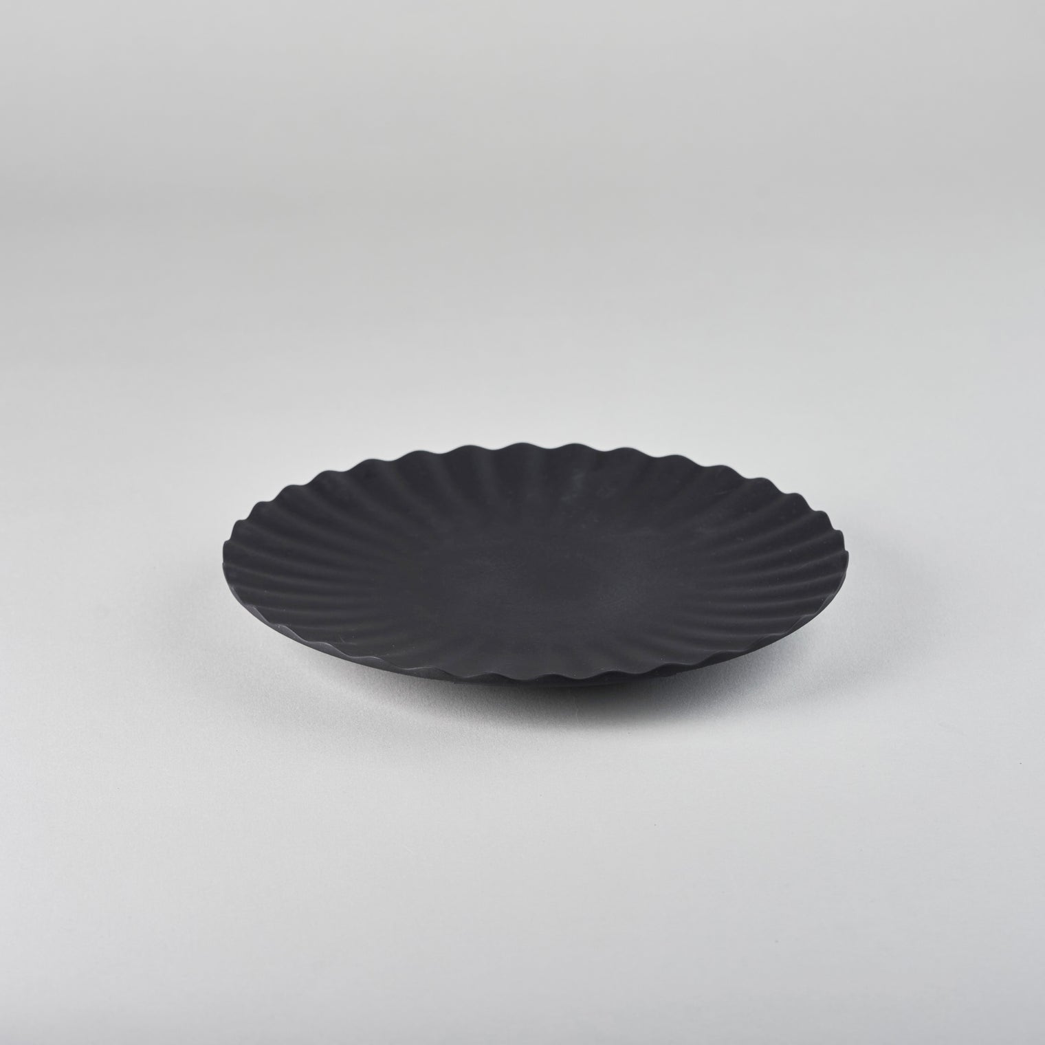 REVOL Pekoe Plate, Black Smooth, 21cm x H2.5cm