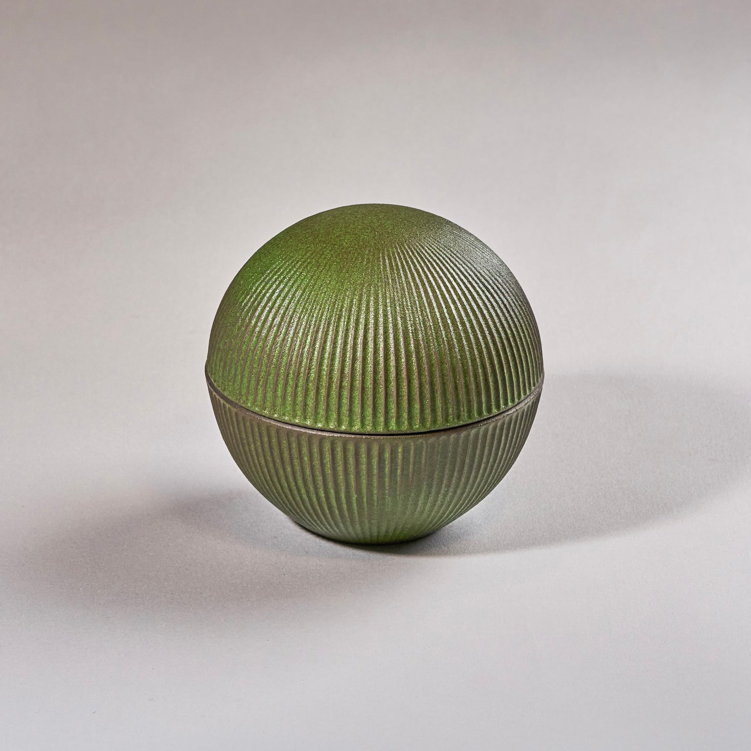 Temari Lidded Bowl Green, 9.5cm x 8.5cm
