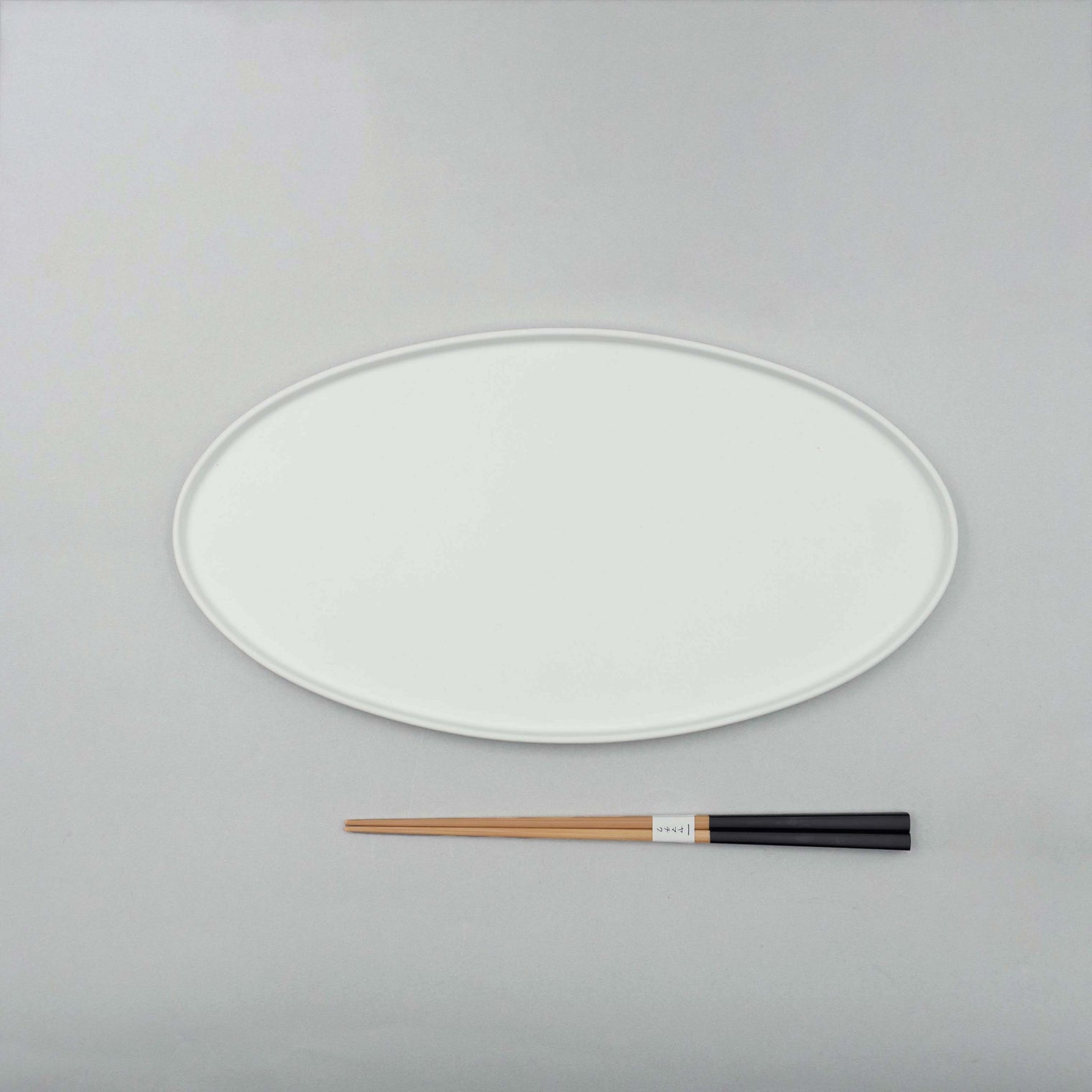 Bisque White Oval Tray L, 32cm x 17cm x H1cm, Moriyama