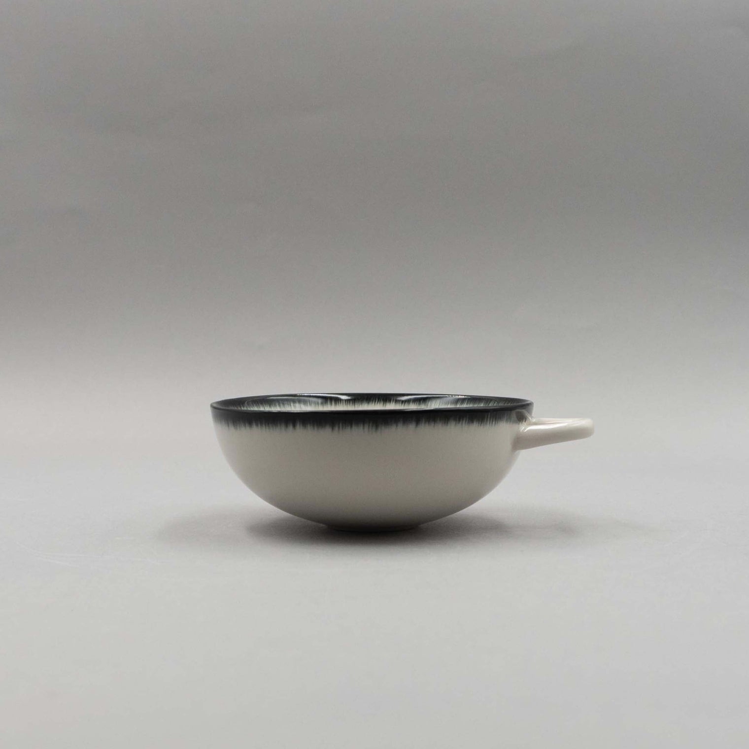 Coffee Cup Off-White/Black VAR A, 20cl, Design by Ann Demeulemeester