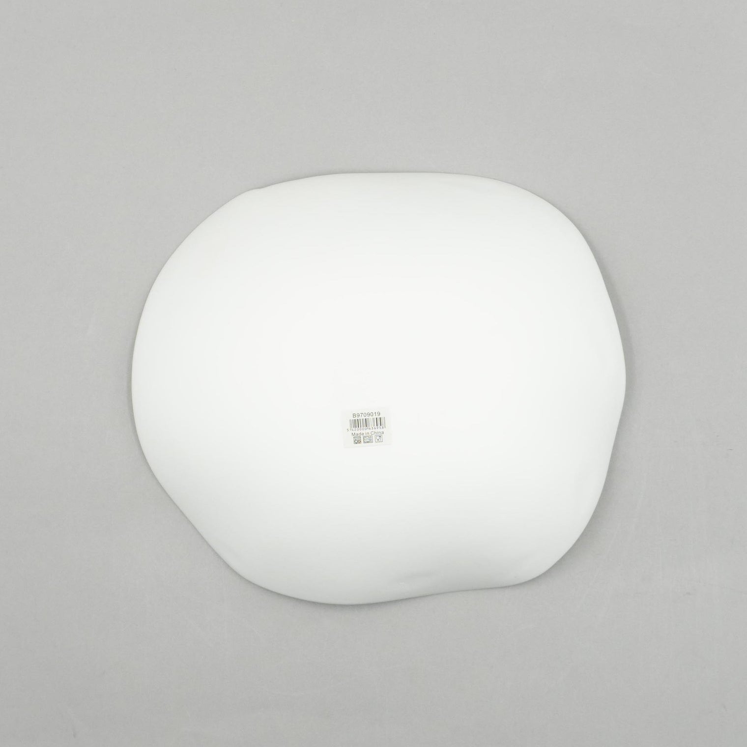 Sjanti Bowl, 24cm x H4cm, Design by Roos Van de Velde