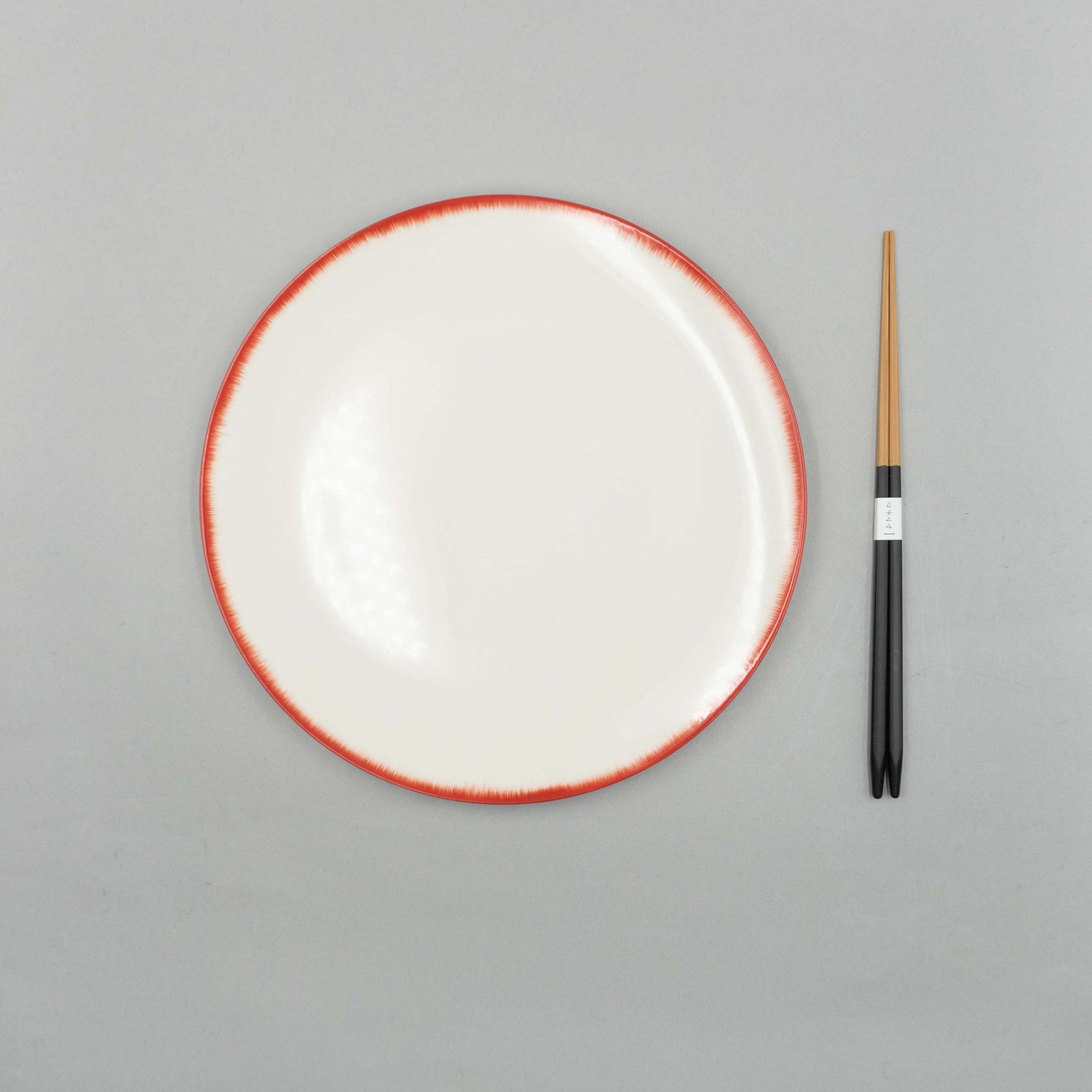 Dinner Plate, 24cm, Dé Off-White/Red VAR 2, Design by Ann Demeulemeester