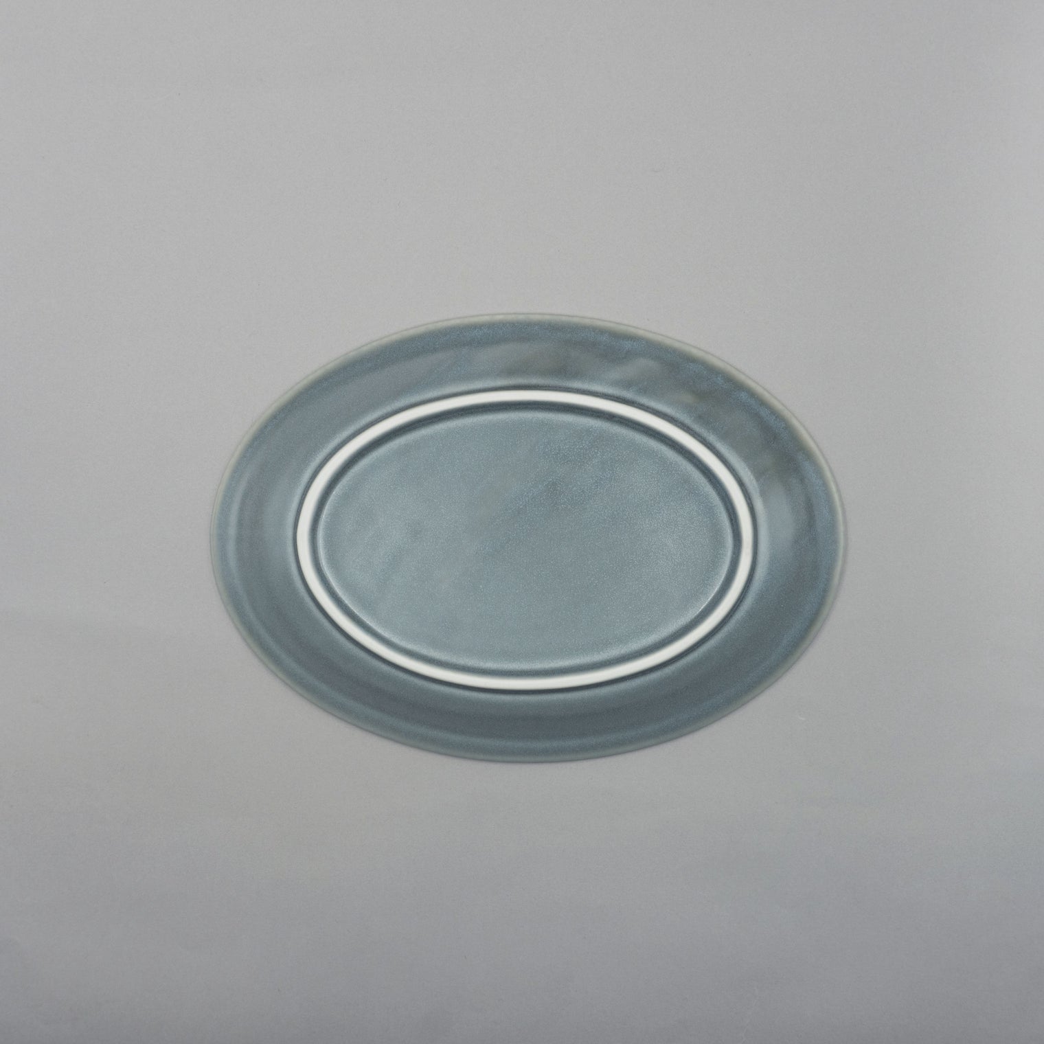 Dot Rim Gray Oval Plate 27cm, 27cm x 2.8cm