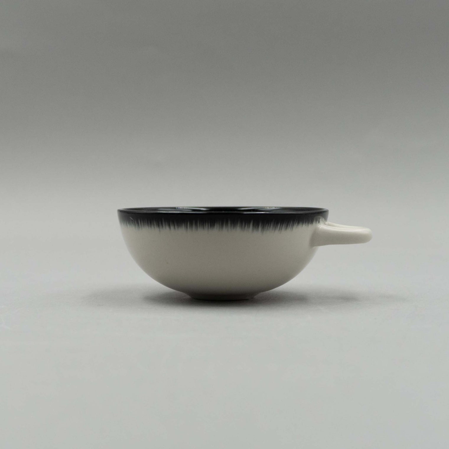 Espresso Cup, 8cl, Off White/Black, Var A, Design by Ann Demeulemeester