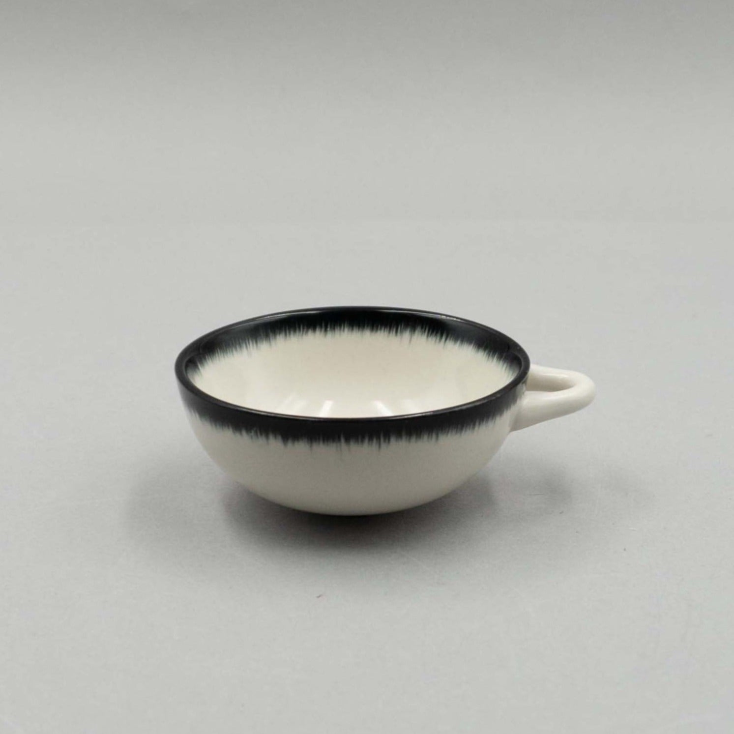 Espresso Cup, 8cl, Off White/Black, Var A, Design by Ann Demeulemeester