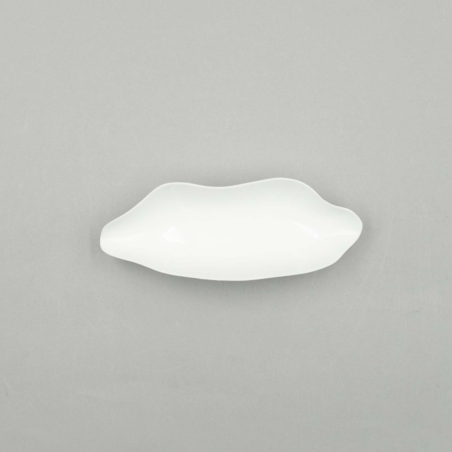 Fungus Plate, 18cm x 7cm x H4cm, Design by Roos Van de Velde