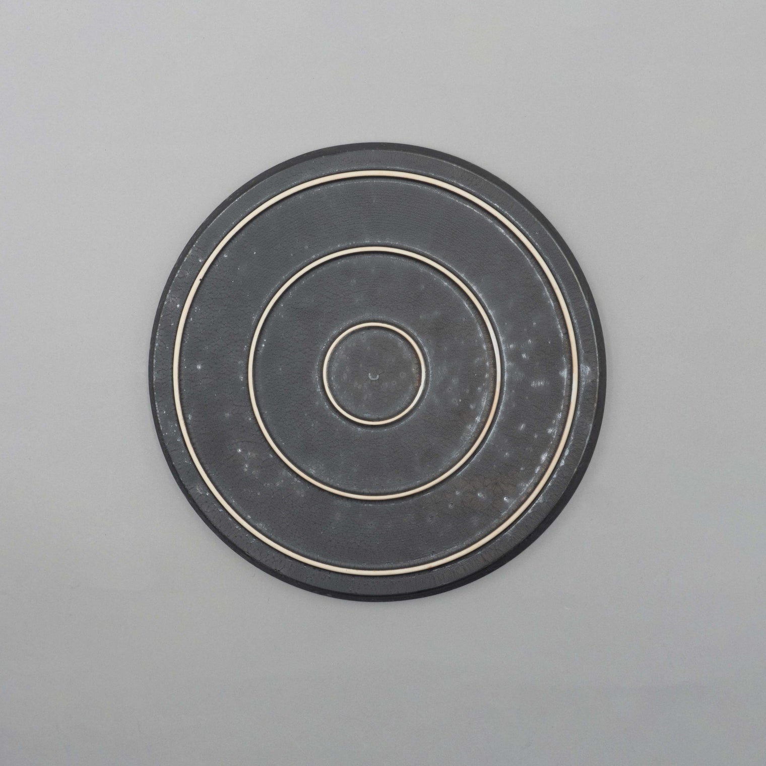 Gold Kessho Round Radial Plate, 25.6cm x 1.9cm