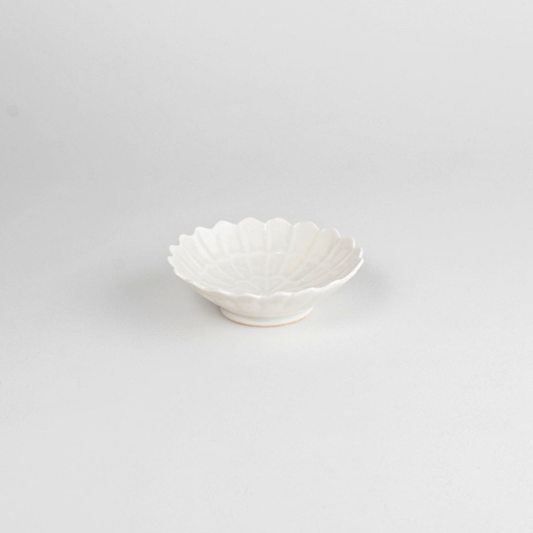 Asami Maeda Chrysanthemum Medium Bowl White, 12×3cm