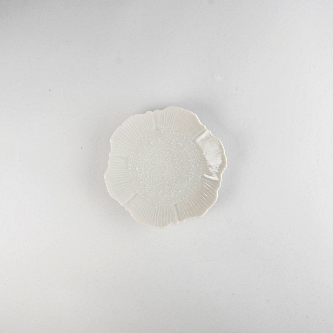 Asami Maeda 5-inch Raised Plate White, 14.6×15×3cm