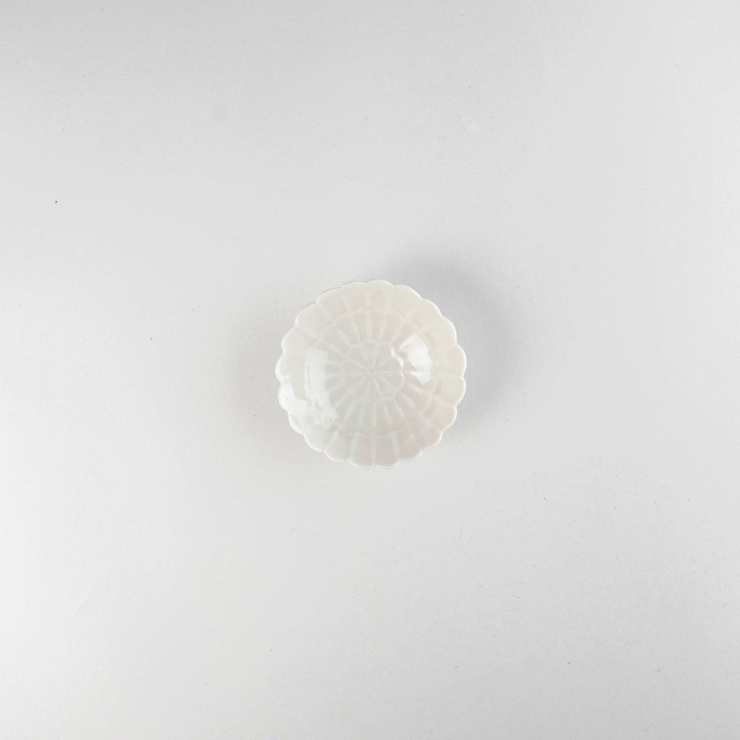 Asami Maeda Chrysanthemum Small Bowl White, 9×2.6cm