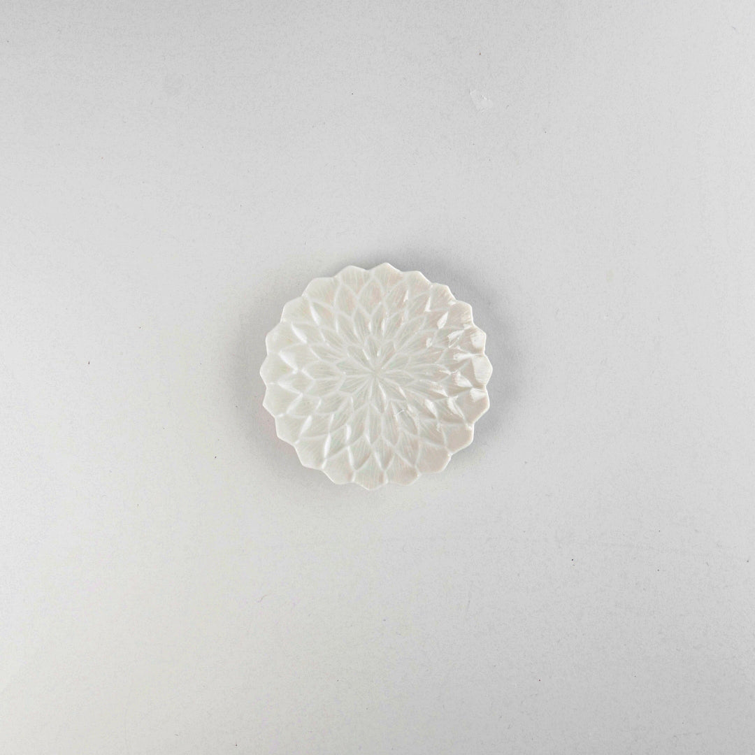 Asami Maeda Dahlia Small Dish White, 9.5×1.6cm