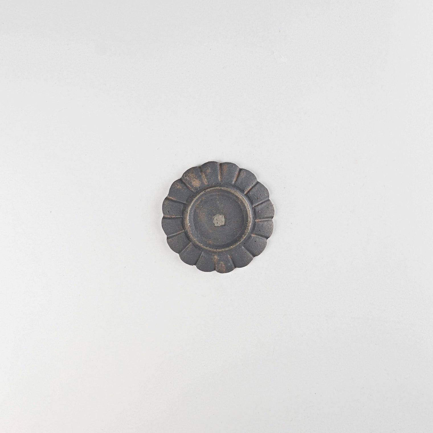 ONKO Small Plate A Bronze, 8x1.2cm