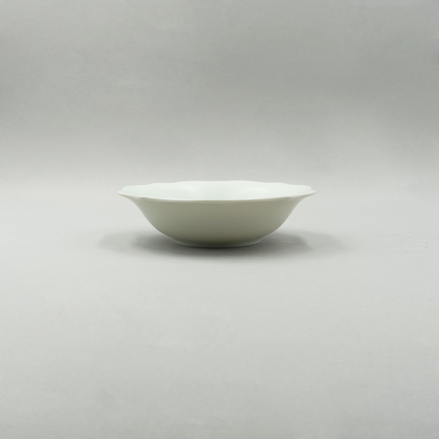 Megumi Ryoka Blue White Bowl, 14.6cm x 3.8cm